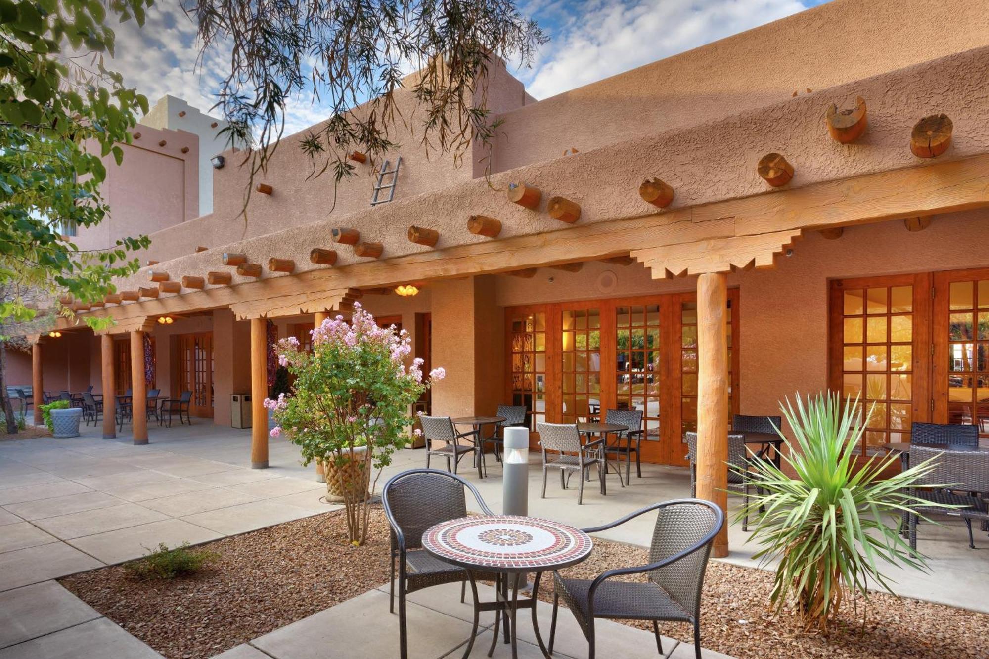 Courtyard By Marriott Albuquerque Hotel Exterior photo