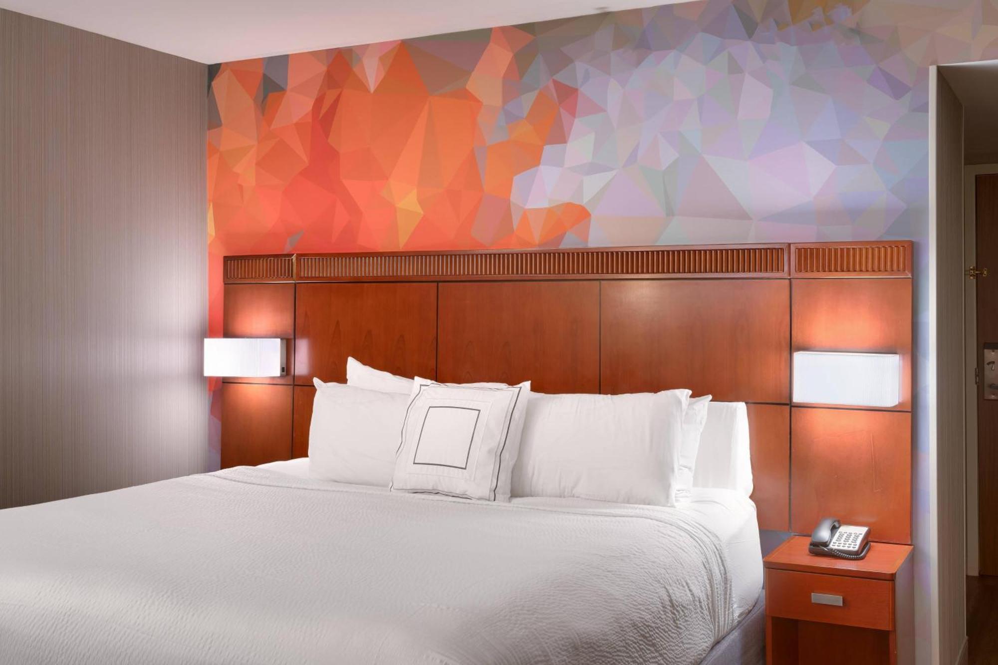 Courtyard By Marriott Albuquerque Hotel Exterior photo