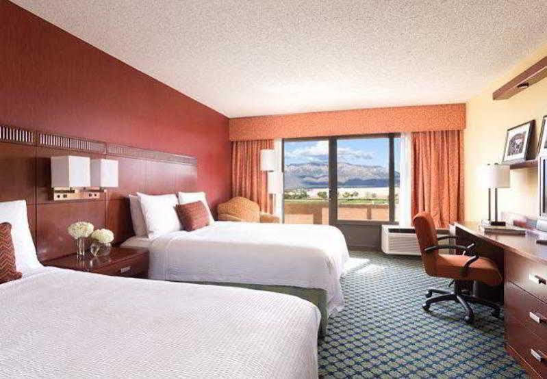 Courtyard By Marriott Albuquerque Hotel Exterior photo