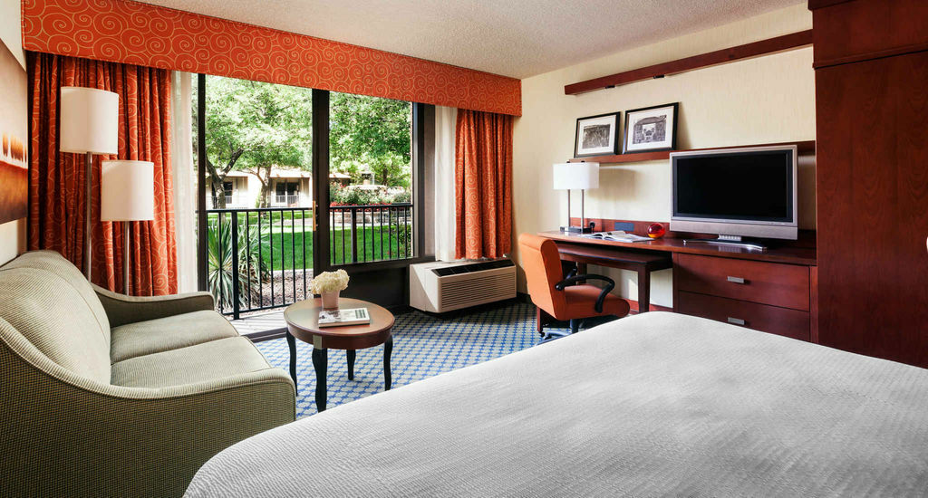Courtyard By Marriott Albuquerque Hotel Exterior photo